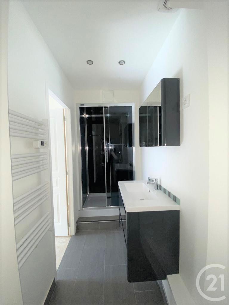 Appartement F3 à louer - 3 pièces - 52,08 m2 - ST FONS - 69 - RHONE-ALPES