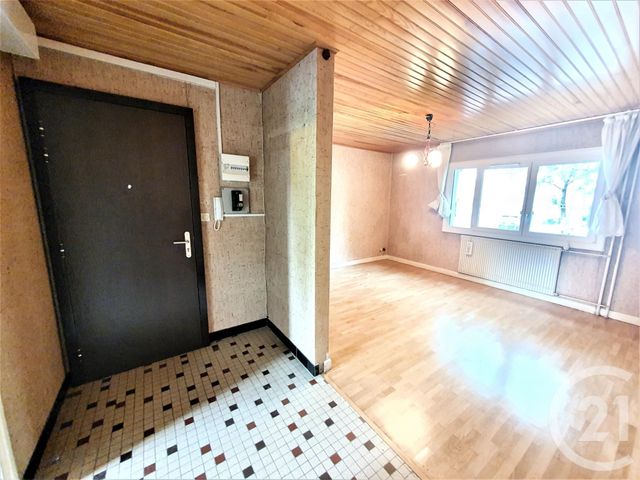 Afficher la photo en grand Appartement T4 à vendre - 4 pièces - 74.0 m2 - VENISSIEUX - 69 - RHONE-ALPES - Century 21 K.P.I