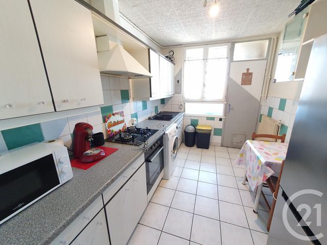 Afficher la photo en grand Appartement F4 à vendre - 4 pièces - 72.51 m2 - VENISSIEUX - 69 - RHONE-ALPES - Century 21 K.P.I