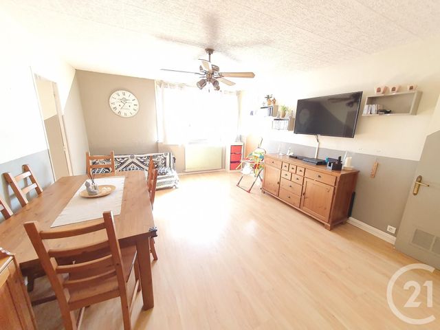 Afficher la photo en grand Appartement F4 à vendre - 4 pièces - 72.51 m2 - VENISSIEUX - 69 - RHONE-ALPES - Century 21 K.P.I