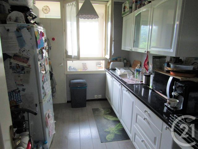 Appartement F4 à vendre - 4 pièces - 75.0 m2 - VENISSIEUX - 69 - RHONE-ALPES - Century 21 K.P.I Appartement F4 à vendre - 4 pièces - 75.0 m2 - VENISSIEUX - 69 - RHONE-ALPES - Century 21 K.P.I