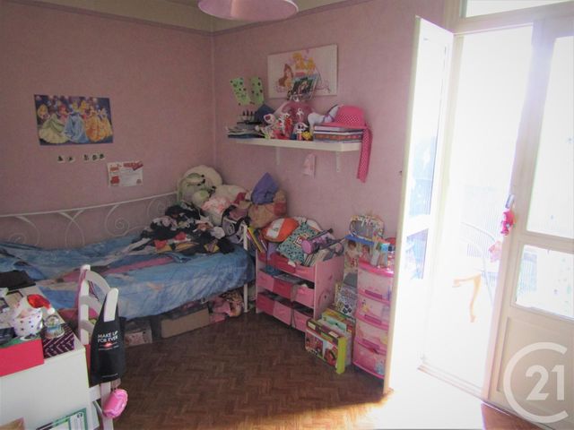 Appartement F4 à vendre - 4 pièces - 75.0 m2 - VENISSIEUX - 69 - RHONE-ALPES - Century 21 K.P.I Appartement F4 à vendre - 4 pièces - 75.0 m2 - VENISSIEUX - 69 - RHONE-ALPES - Century 21 K.P.I