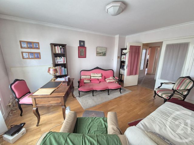 Appartement T3 à vendre - 3 pièces - 71.55 m2 - ST FONS - 69 - RHONE-ALPES - Century 21 K.P.I