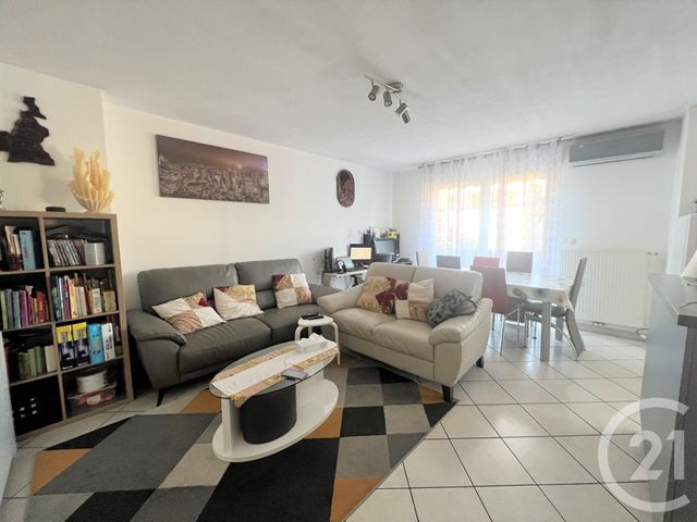 Appartement F4 à vendre - 4 pièces - 83.88 m2 - ST FONS - 69 - RHONE-ALPES - Century 21 K.P.I