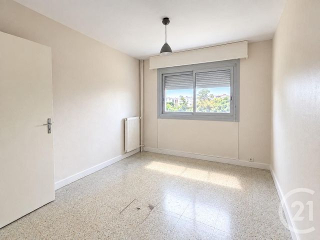 Appartement T5 à vendre - 5 pièces - 97.06 m2 - VENISSIEUX - 69 - RHONE-ALPES - Century 21 K.P.I