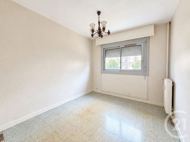 Appartement T5 à vendre - 5 pièces - 97.06 m2 - VENISSIEUX - 69 - RHONE-ALPES - Century 21 K.P.I