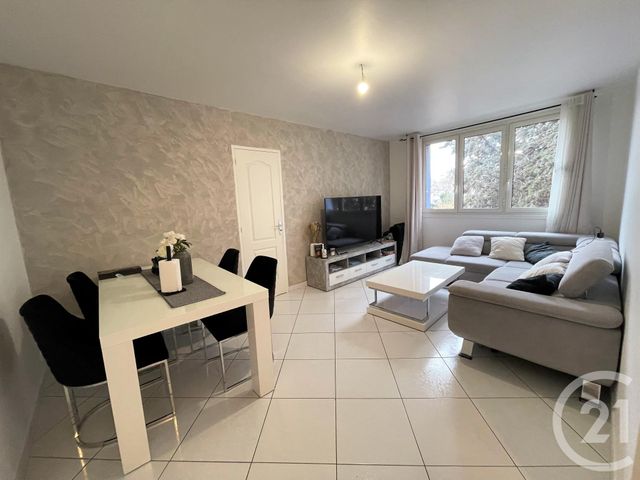 Appartement F4 à vendre - 4 pièces - 68.59 m2 - VENISSIEUX - 69 - RHONE-ALPES - Century 21 K.P.I