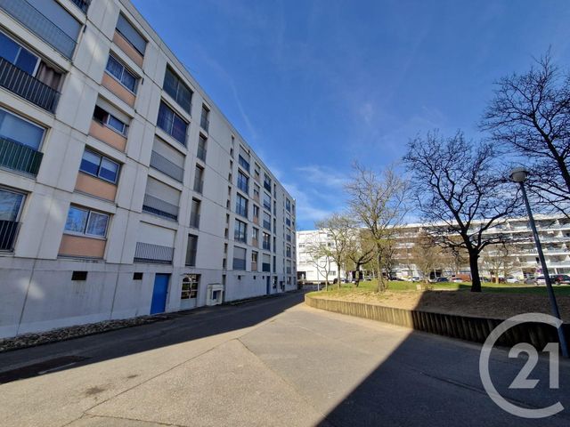 Appartement T4 à vendre - 4 pièces - 82.79 m2 - VENISSIEUX - 69 - RHONE-ALPES - Century 21 K.P.I