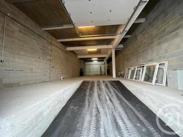 entreprise à louer - 200.0 m2 - ST PRIEST - 69 - RHONE-ALPES - Century 21 K.P.I
