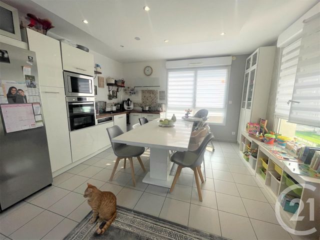 Appartement T5 à louer ST FONS