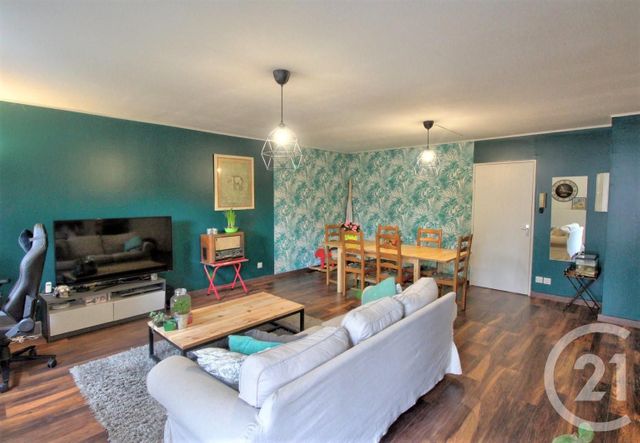 Appartement T4 à louer - 4 pièces - 81.85 m2 - VENISSIEUX - 69 - RHONE-ALPES - Century 21 K.P.I