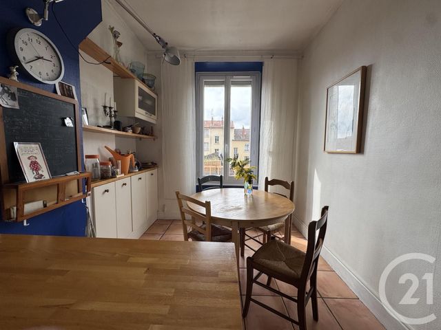 Appartement T3 à vendre - 3 pièces - 62.5 m2 - ST FONS - 69 - RHONE-ALPES - Century 21 K.P.I