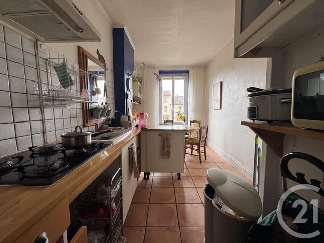 Appartement T3 à vendre - 3 pièces - 62.5 m2 - ST FONS - 69 - RHONE-ALPES - Century 21 K.P.I