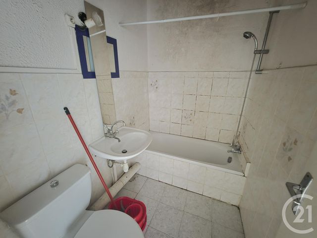 Appartement T2 à vendre - 2 pièces - 43.0 m2 - VENISSIEUX - 69 - RHONE-ALPES - Century 21 K.P.I