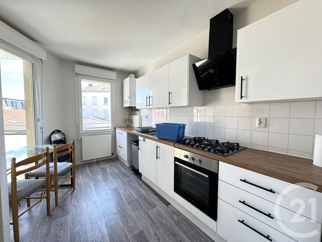 Appartement T3 à louer - 3 pièces - 68.22 m2 - ST FONS - 69 - RHONE-ALPES - Century 21 K.P.I
