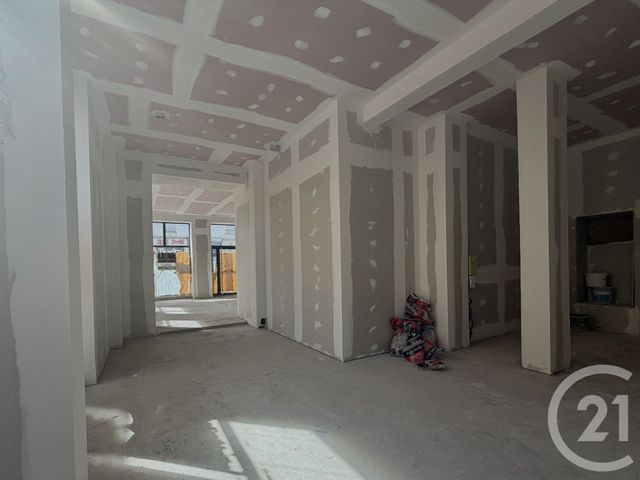 Appartement Local à louer - 1 pièce - 188.0 m2 - ST FONS - 69 - RHONE-ALPES - Century 21 K.P.I