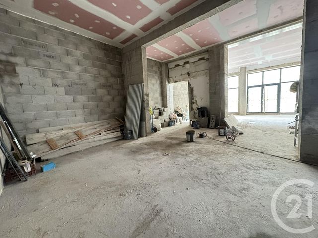 Appartement Local à louer - 1 pièce - 93.0 m2 - ST FONS - 69 - RHONE-ALPES - Century 21 K.P.I