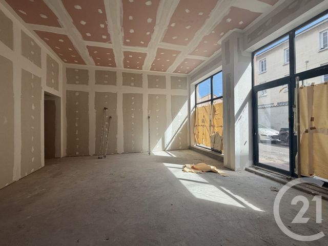 Appartement Local à louer - 1 pièce - 93.0 m2 - ST FONS - 69 - RHONE-ALPES - Century 21 K.P.I