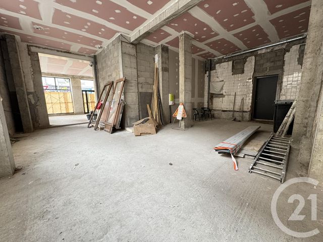 Appartement Local à louer - 1 pièce - 93.0 m2 - ST FONS - 69 - RHONE-ALPES - Century 21 K.P.I