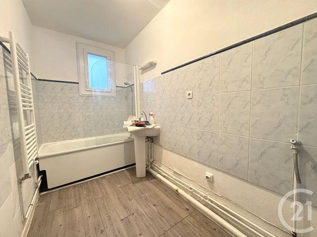 Appartement F3 à louer - 3 pièces - 66.85 m2 - FEYZIN - 69 - RHONE-ALPES - Century 21 K.P.I