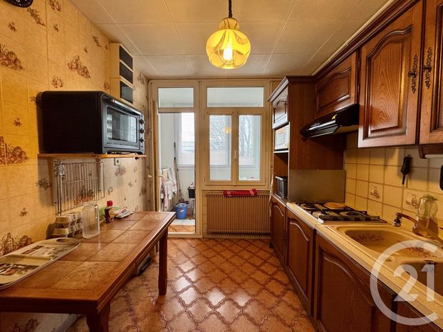 Appartement T3 à vendre - 3 pièces - 62.15 m2 - VENISSIEUX - 69 - RHONE-ALPES - Century 21 K.P.I