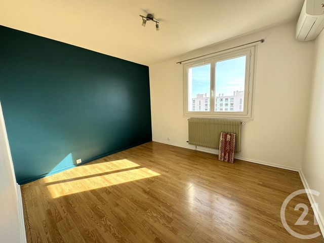 Appartement F2 à louer - 2 pièces - 49.66 m2 - DECINES CHARPIEU - 69 - RHONE-ALPES - Century 21 K.P.I