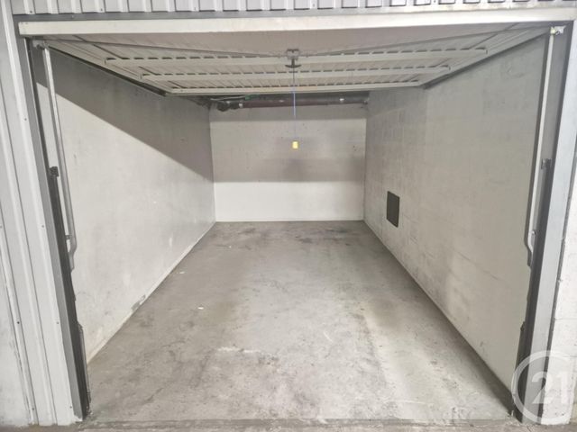 Parking à vendre ST FONS