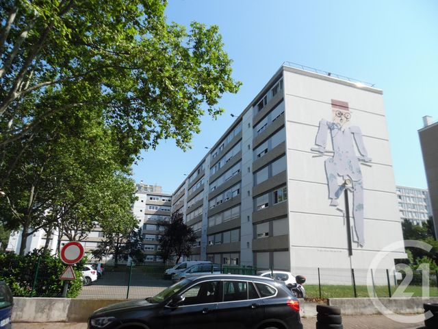 Appartement F2 à vendre - 2 pièces - 56.1 m2 - ST FONS - 69 - RHONE-ALPES - Century 21 K.P.I