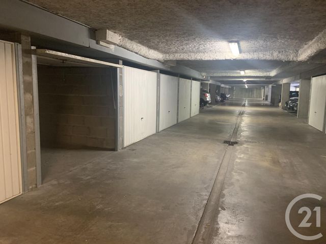 parking à louer - 11.0 m2 - ST FONS - 69 - RHONE-ALPES - Century 21 K.P.I