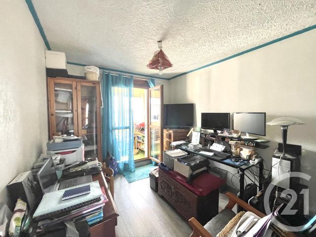 Appartement F5 à vendre - 5 pièces - 98.45 m2 - ST PRIEST - 69 - RHONE-ALPES - Century 21 K.P.I