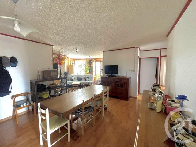 Appartement F5 à vendre - 5 pièces - 98.45 m2 - ST PRIEST - 69 - RHONE-ALPES - Century 21 K.P.I