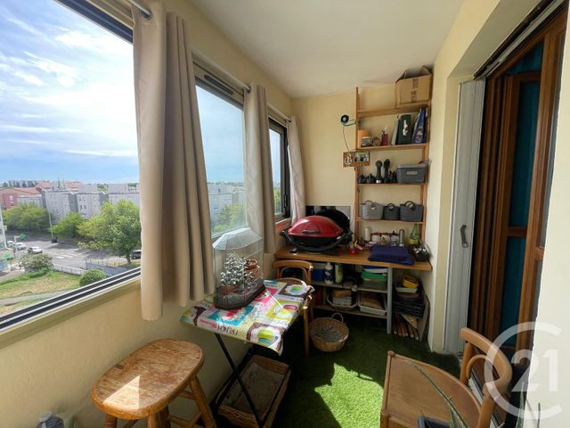 Appartement F5 à vendre - 5 pièces - 98.45 m2 - ST PRIEST - 69 - RHONE-ALPES - Century 21 K.P.I