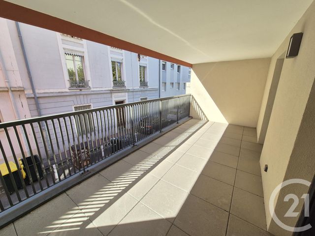 Appartement T2 à vendre - 2 pièces - 44.24 m2 - ST FONS - 69 - RHONE-ALPES - Century 21 K.P.I