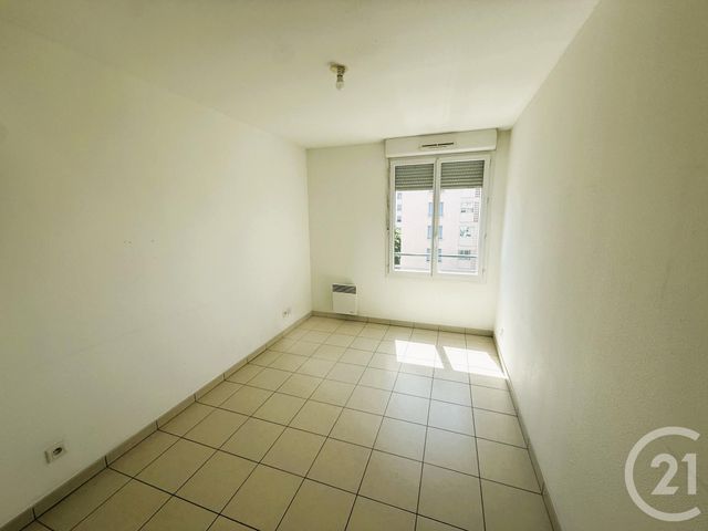Appartement T3 à vendre - 3 pièces - 57.64 m2 - VENISSIEUX - 69 - RHONE-ALPES - Century 21 K.P.I