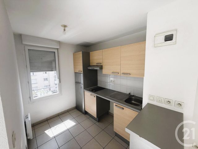 Appartement T3 à vendre - 3 pièces - 57.64 m2 - VENISSIEUX - 69 - RHONE-ALPES - Century 21 K.P.I