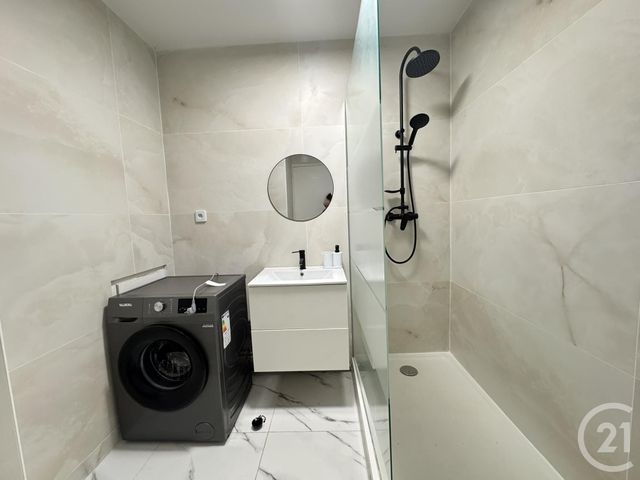 Appartement F2 à louer - 2 pièces - 55.9 m2 - VENISSIEUX - 69 - RHONE-ALPES - Century 21 K.P.I