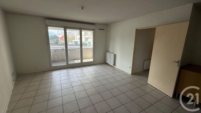 Appartement T3 à vendre - 3 pièces - 58.1 m2 - ST FONS - 69 - RHONE-ALPES - Century 21 K.P.I