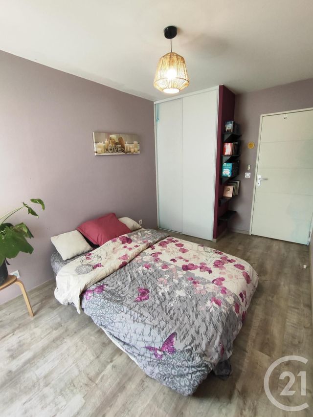 Appartement T4 à vendre - 4 pièces - 77.64 m2 - VENISSIEUX - 69 - RHONE-ALPES - Century 21 K.P.I