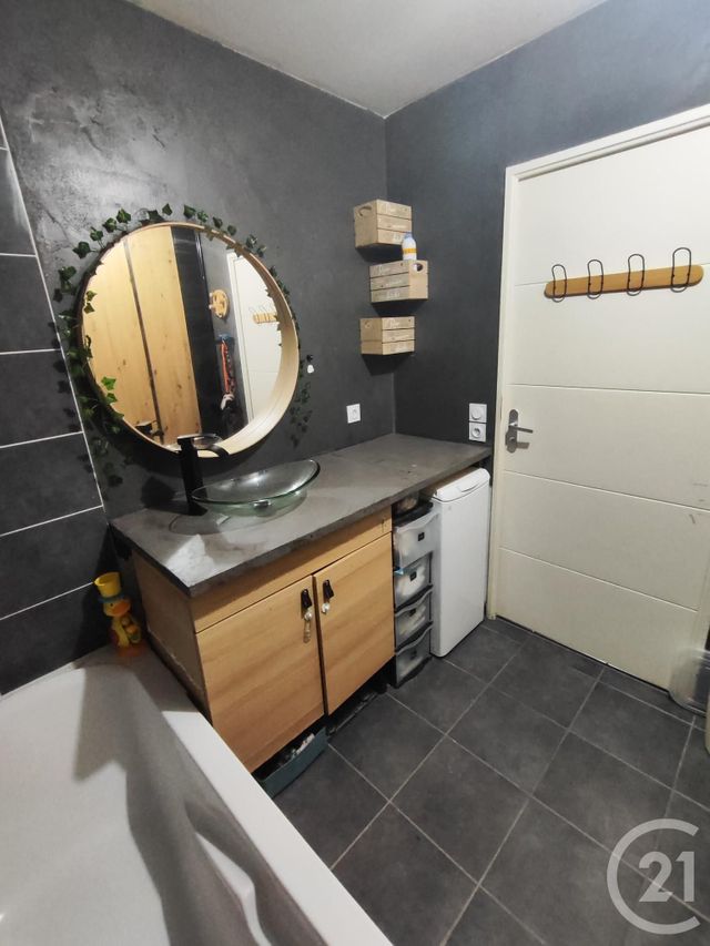 Appartement T4 à vendre - 4 pièces - 77.64 m2 - VENISSIEUX - 69 - RHONE-ALPES - Century 21 K.P.I