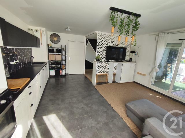 Appartement T4 à vendre - 4 pièces - 77.64 m2 - VENISSIEUX - 69 - RHONE-ALPES - Century 21 K.P.I