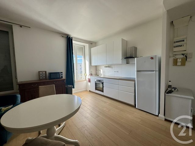 Appartement F1 bis à louer - 2 pièces - 40.07 m2 - ST FONS - 69 - RHONE-ALPES - Century 21 K.P.I