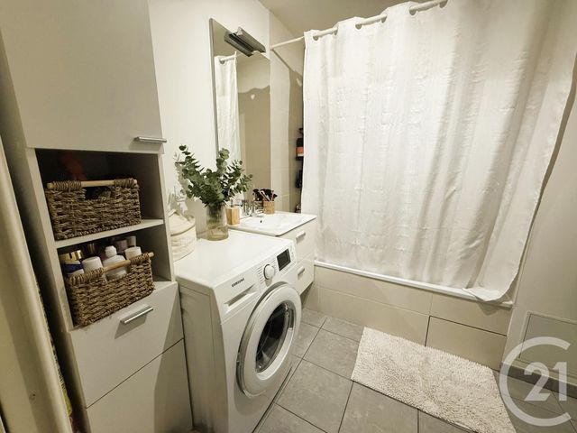 Appartement T2 à vendre - 2 pièces - 41.0 m2 - ST FONS - 69 - RHONE-ALPES - Century 21 K.P.I