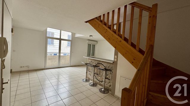 Afficher la photo en grand Appartement T3 à vendre - 3 pièces - 71.38 m2 - ST FONS - 69 - RHONE-ALPES - Century 21 K.P.I