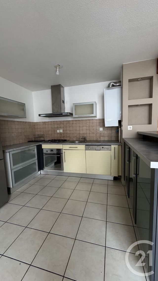 Afficher la photo en grand Appartement T3 à vendre - 3 pièces - 71.38 m2 - ST FONS - 69 - RHONE-ALPES - Century 21 K.P.I