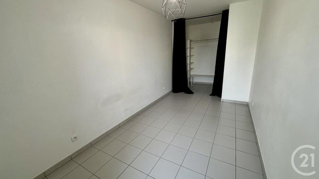 Appartement T4 à vendre - 4 pièces - 74.11 m2 - ST FONS - 69 - RHONE-ALPES - Century 21 K.P.I