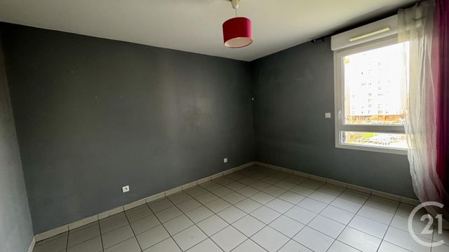 Appartement T4 à vendre - 4 pièces - 74.11 m2 - ST FONS - 69 - RHONE-ALPES - Century 21 K.P.I