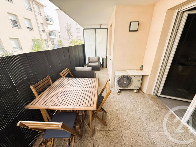 Appartement T3 à vendre - 3 pièces - 66.0 m2 - VENISSIEUX - 69 - RHONE-ALPES - Century 21 K.P.I