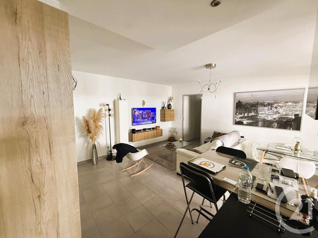 Appartement T3 à vendre - 3 pièces - 66.0 m2 - VENISSIEUX - 69 - RHONE-ALPES - Century 21 K.P.I