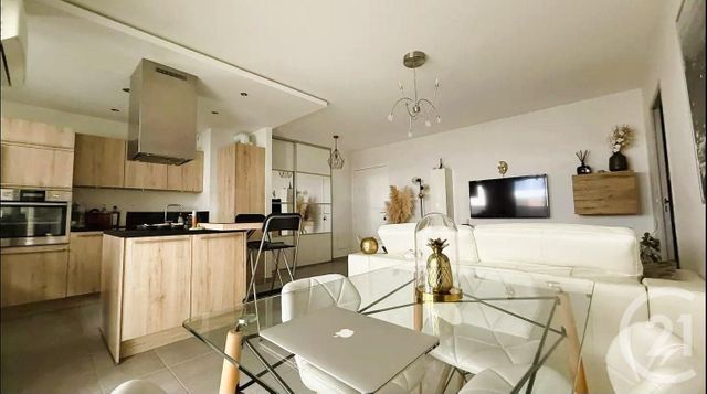 Appartement T3 à vendre - 3 pièces - 66.0 m2 - VENISSIEUX - 69 - RHONE-ALPES - Century 21 K.P.I