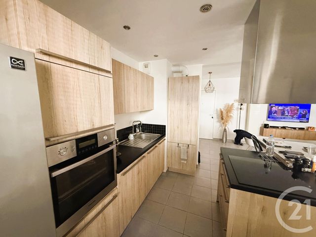 Appartement T3 à vendre - 3 pièces - 66.0 m2 - VENISSIEUX - 69 - RHONE-ALPES - Century 21 K.P.I